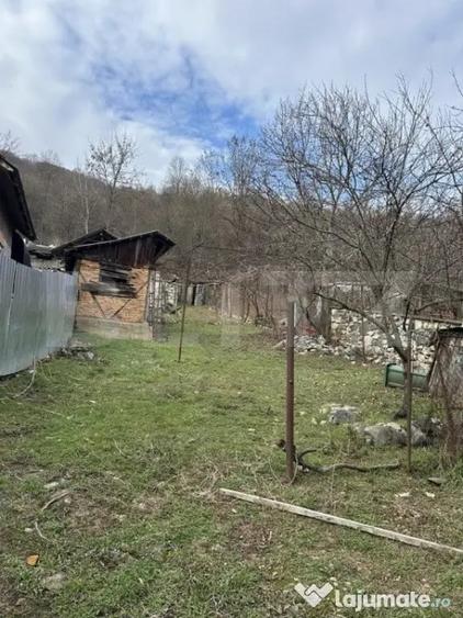 Casă cu 3 camere cu Teren 730 Mp în Debarcader