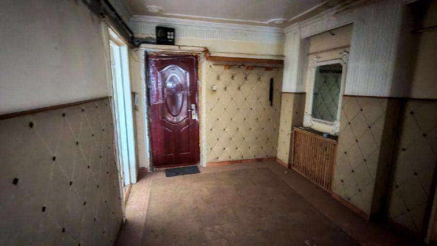 Apartament cu 4 camere semidecomandat în Sud
