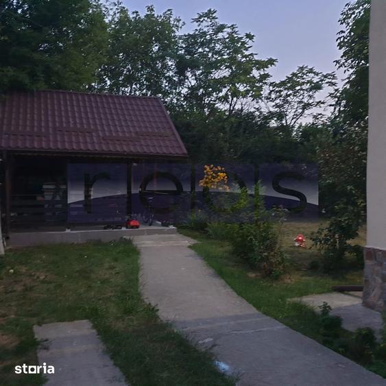Casă cu 5 camere cu Teren 287 Mp în Sălăjan