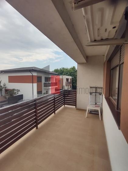 Casă cu 4 camere în Olteni