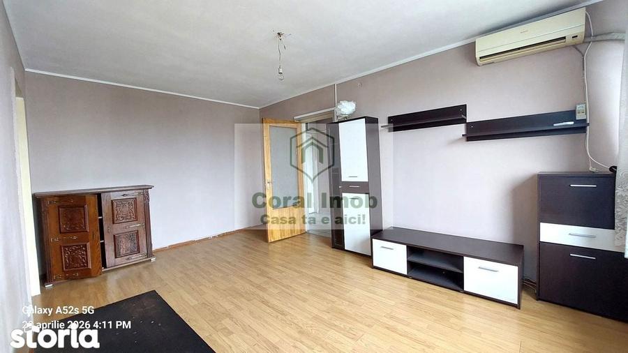 Apartament cu 2 camere semidecomandat în Tei