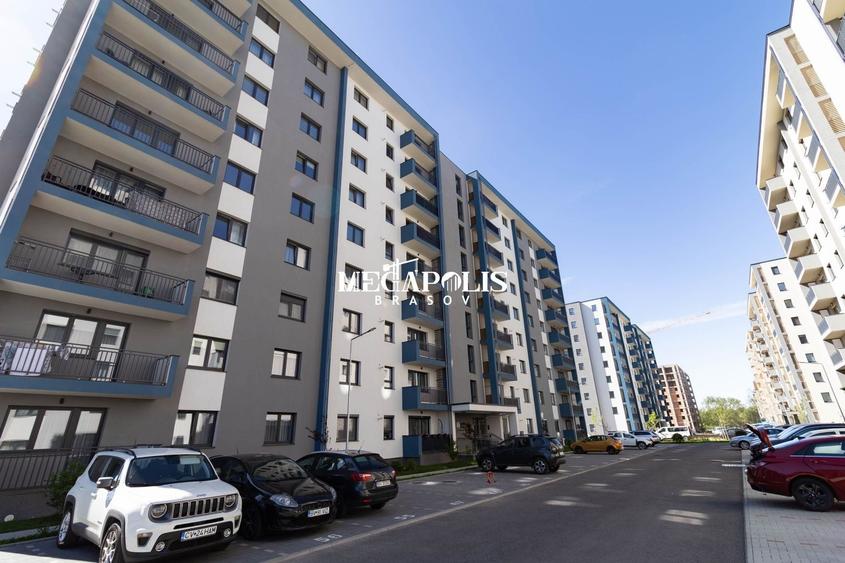 Apartament cu 3 camere decomandat în Tractorul