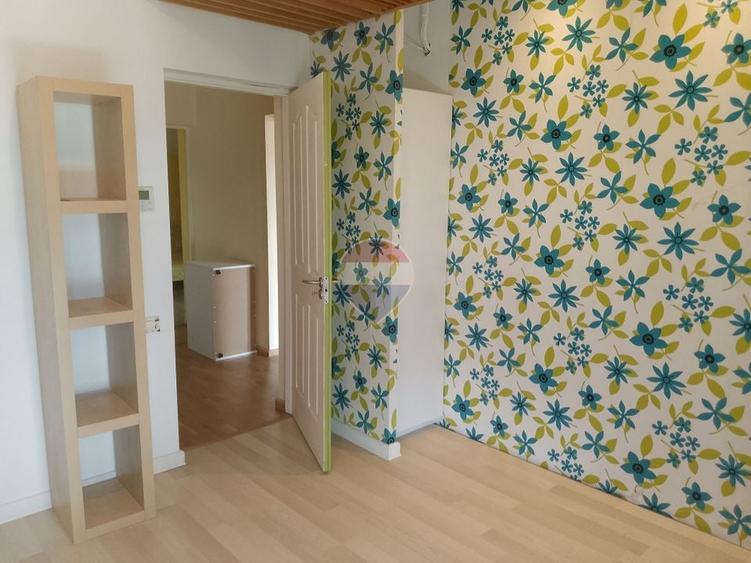 Casă individuală cu 6 camere cu Teren 751 Mp în Corbeanca