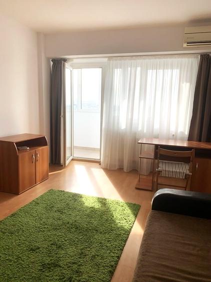 Garsonieră decomandată în Titulescu