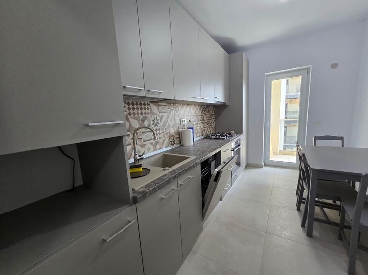 Apartament cu 2 camere decomandat în Metalurgiei