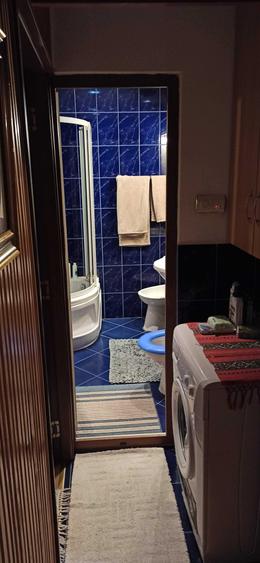 Apartament cu 3 camere decomandat în Est