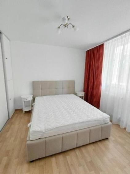 Apartament cu 3 camere decomandat, mobilat în Drumul Taberei