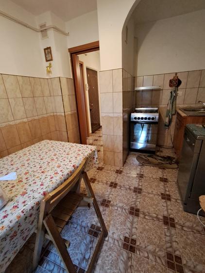 Apartament cu 3 camere decomandat în Tomești