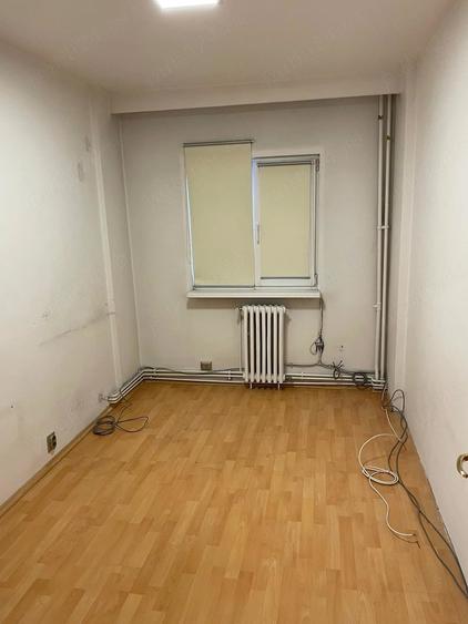 Apartament cu 4 camere decomandat în Republicii