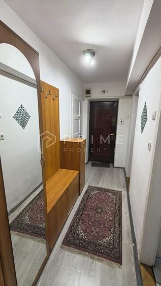 Garsonieră decomandată în 7 Noiembrie