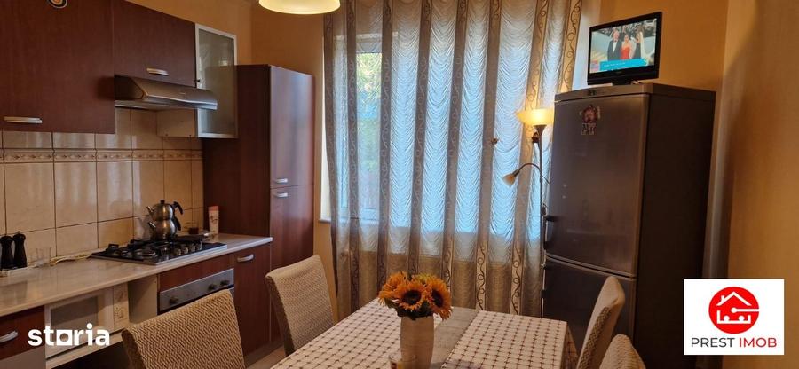 Casă cu 6 camere cu Teren 435 Mp în Central
