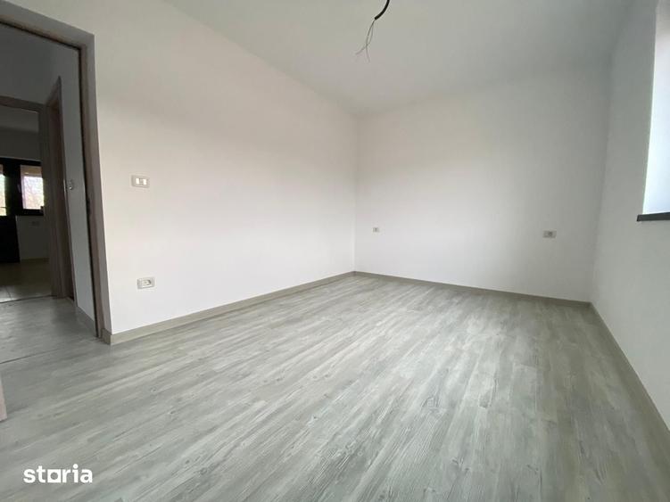 Casă cu 3 camere cu Teren 420 Mp în Tomești