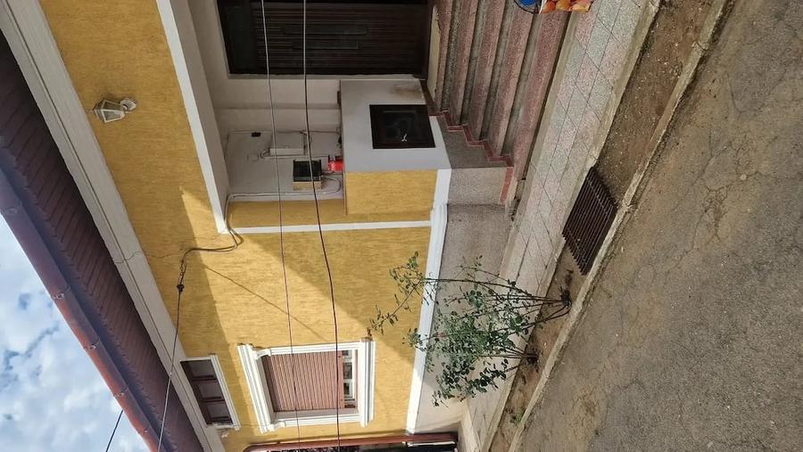 Casă cu Teren 300 Mp în Central