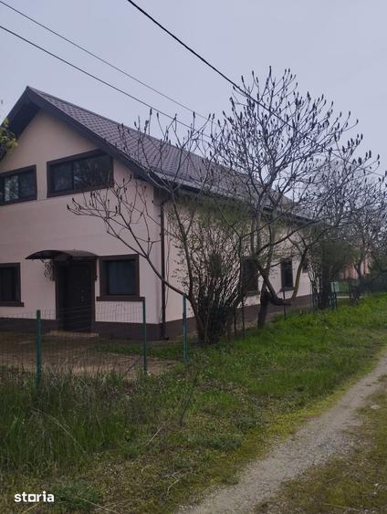 Casă cu Teren 500 Mp în Călugăreni