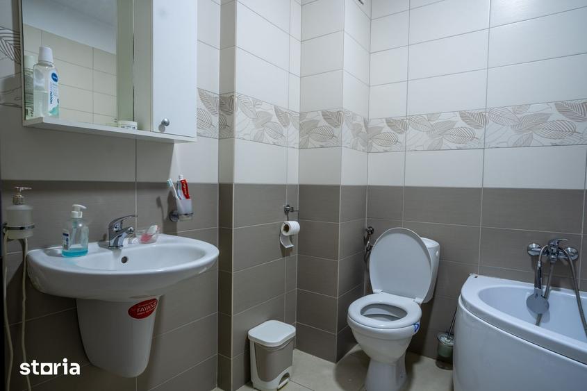 Apartament cu 2 camere decomandat în Roșu