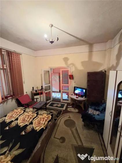 Casă cu 1 camere cu Canalizare în Central