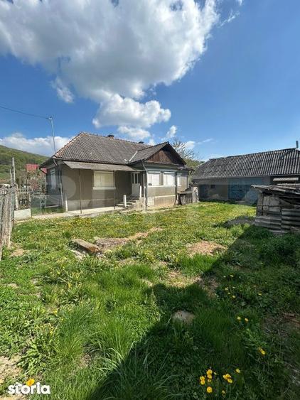 Casă cu 2 camere cu Teren 2300 Mp în Cășeiu