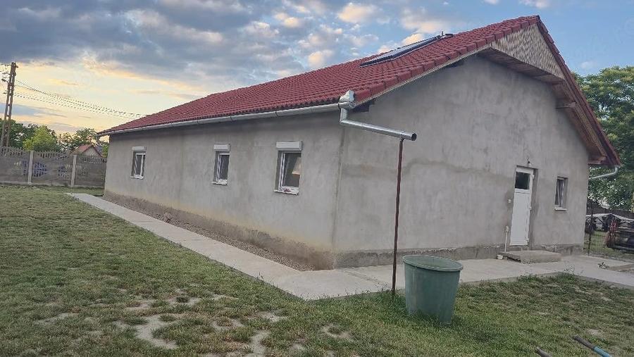 Casă cu Teren 800 Mp în Beba Veche