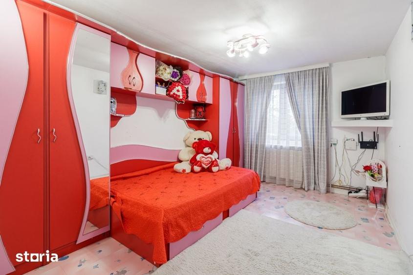 Casă cu 7 camere cu Teren 2000 Mp în Periș