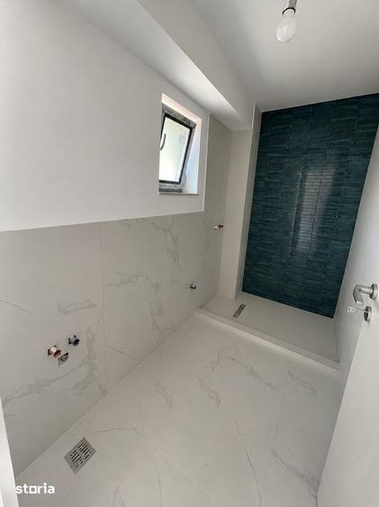 Casă cu 9 camere cu Teren 660 Mp în Domnești