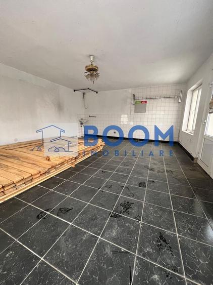 Casă individuală cu 7 camere cu Canalizare în Păușești-Măglași