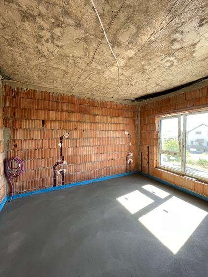 Duplex cu 5 camere cu Canalizare în Moșnița Nouă