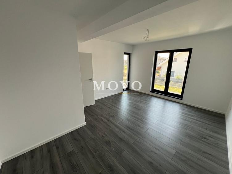 Duplex cu 5 camere cu Garaj în Chișoda
