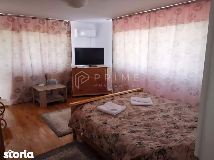 Casă cu 8 camere cu Teren 922 Mp în Livezeni