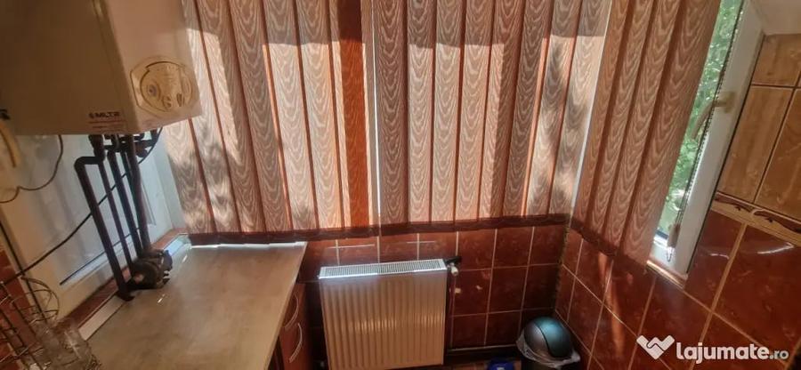 Apartament cu 3 camere decomandat în 1 Mai