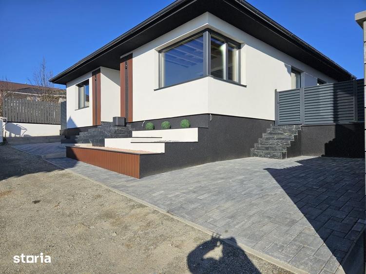 Casă cu 5 camere cu Teren 390 Mp în Șura Mare