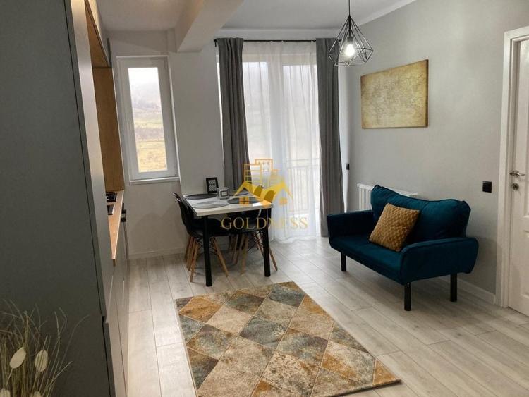 Apartament cu 3 camere semidecomandat în Florești