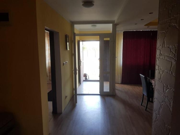 Casă cu 4 camere în Bărăștii Hațegului
