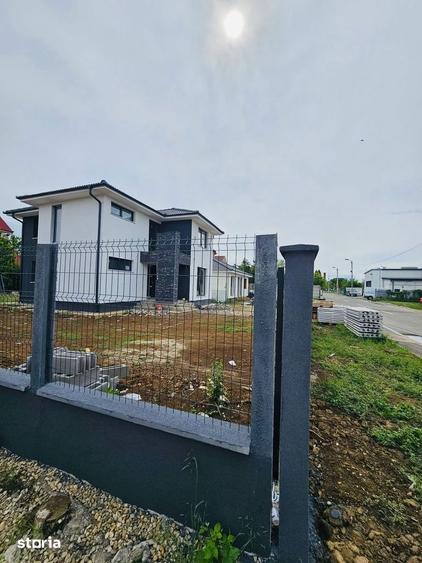 Casă cu 5 camere cu Canalizare în Oncea
