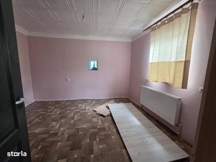 Spațiu comercial, în Petricani
