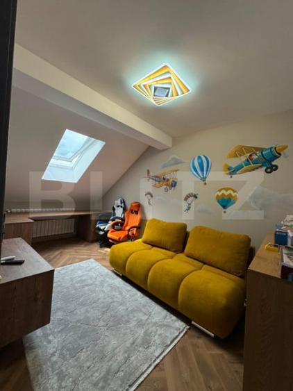 Apartament cu 4 camere decomandat în Central