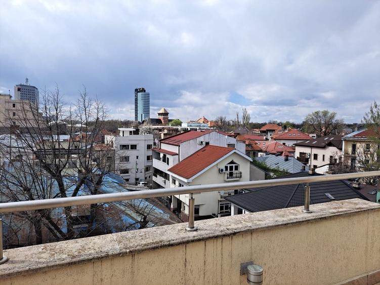 Apartament cu 2 camere semidecomandat în Capitale