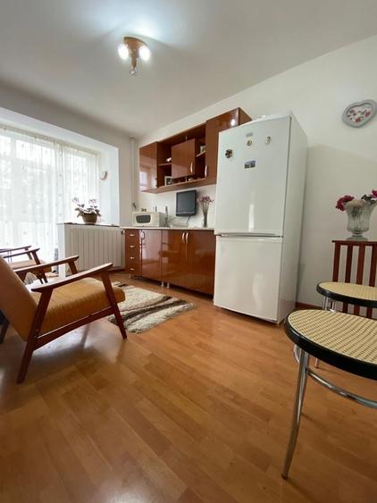 Apartament cu 3 camere decomandat în Ceardac