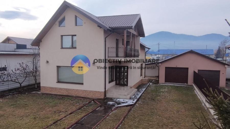 Casă individuală cu 5 camere cu Teren 500 Mp în 1 Mai