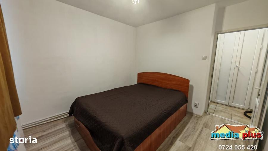 Apartament cu 3 camere decomandat în Micro 17