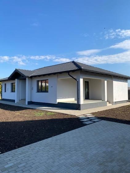 Casă individuală cu 4 camere cu Teren 600 Mp în Micești