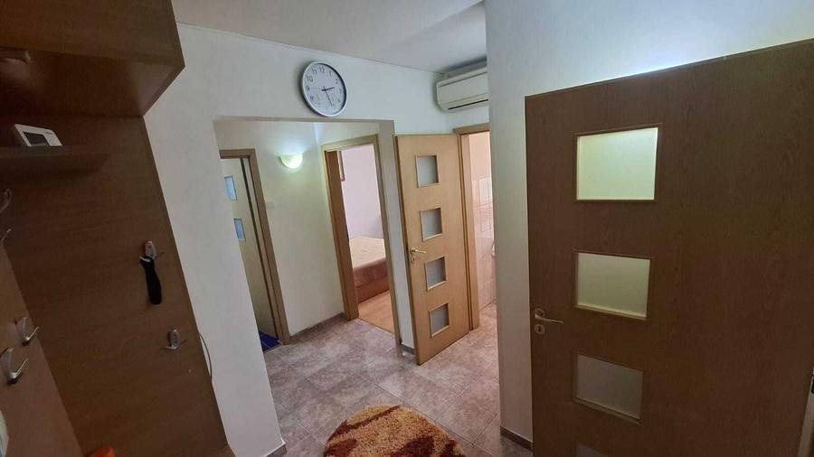 Apartament cu 2 camere decomandat, mobilat în Central