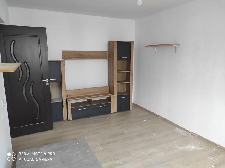 Casă cu 5 camere cu Teren 350 Mp în Tărlungeni