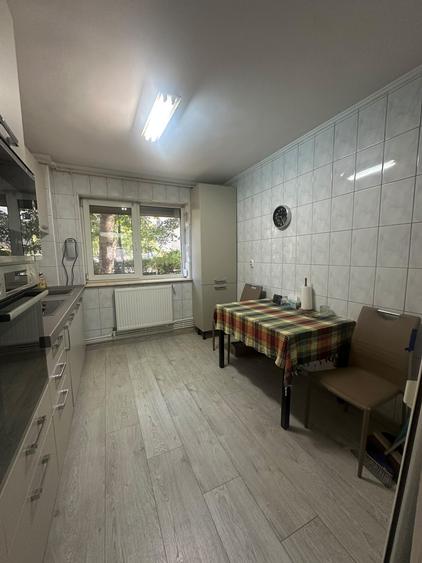 Apartament cu 3 camere decomandat în Tomis Nord