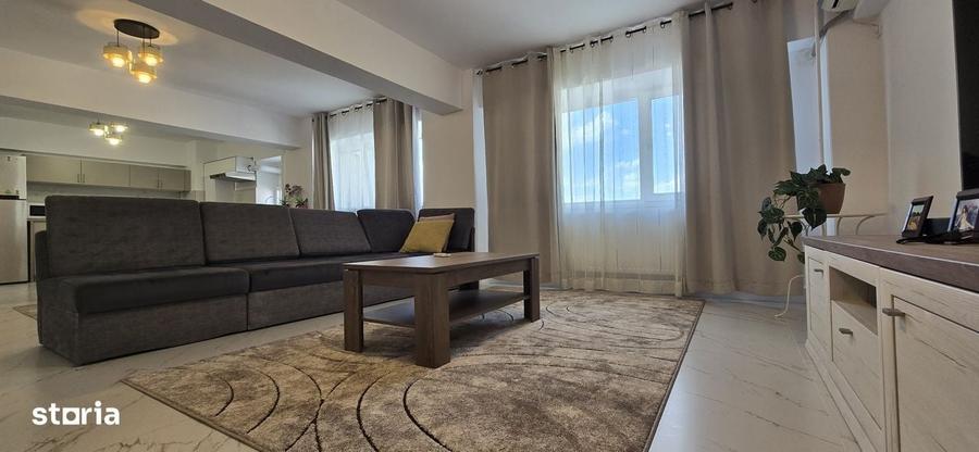 Apartament cu 3 camere în Apărătorii Patriei