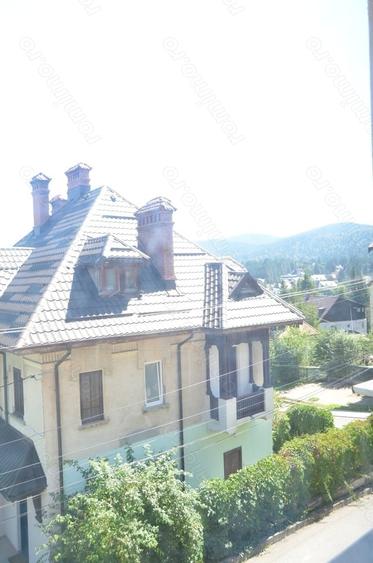 Apartament cu 2 camere decomandat în Predeal