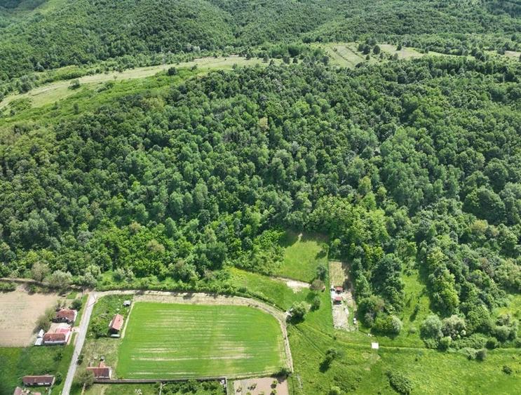 Teren de 1980 mp, în Chelmac
