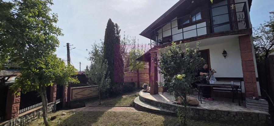 Casă individuală cu 4 camere cu Canalizare în Vest