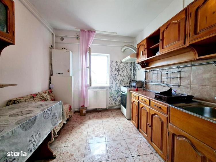 Apartament cu 2 camere semidecomandat în Letea Veche