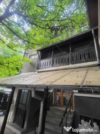 Casă cu 7 camere cu Teren 117 Mp în Ultracentral