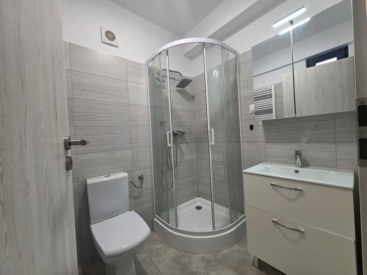 Apartament cu 3 camere decomandat, mobilat în Pipera